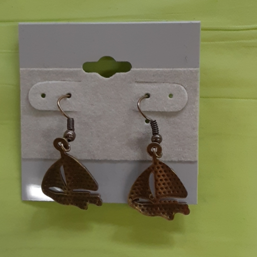Earrings (Sailboat))
